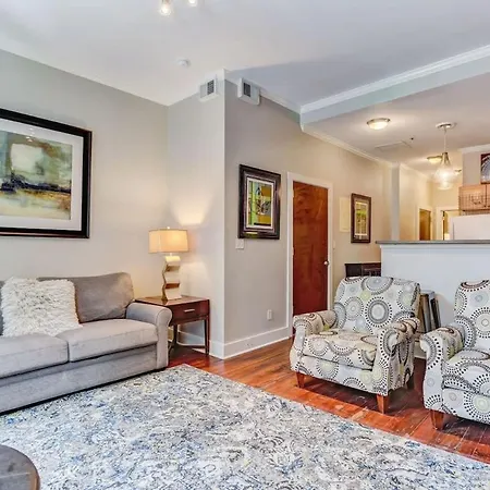 E Bay St Loft By City Market And River Street